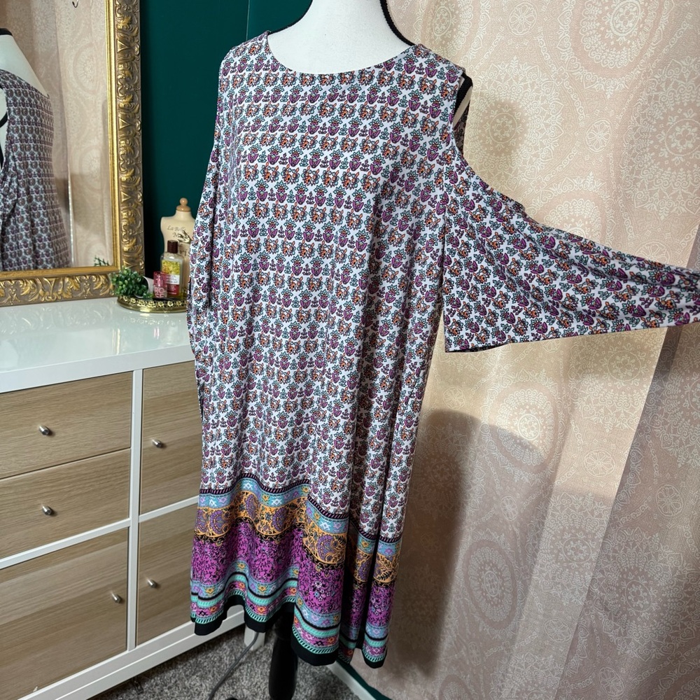 Avenue Multicolor Floral Boho Cold Shoulder w/ Tie Sleeves Dress - Size 18/20